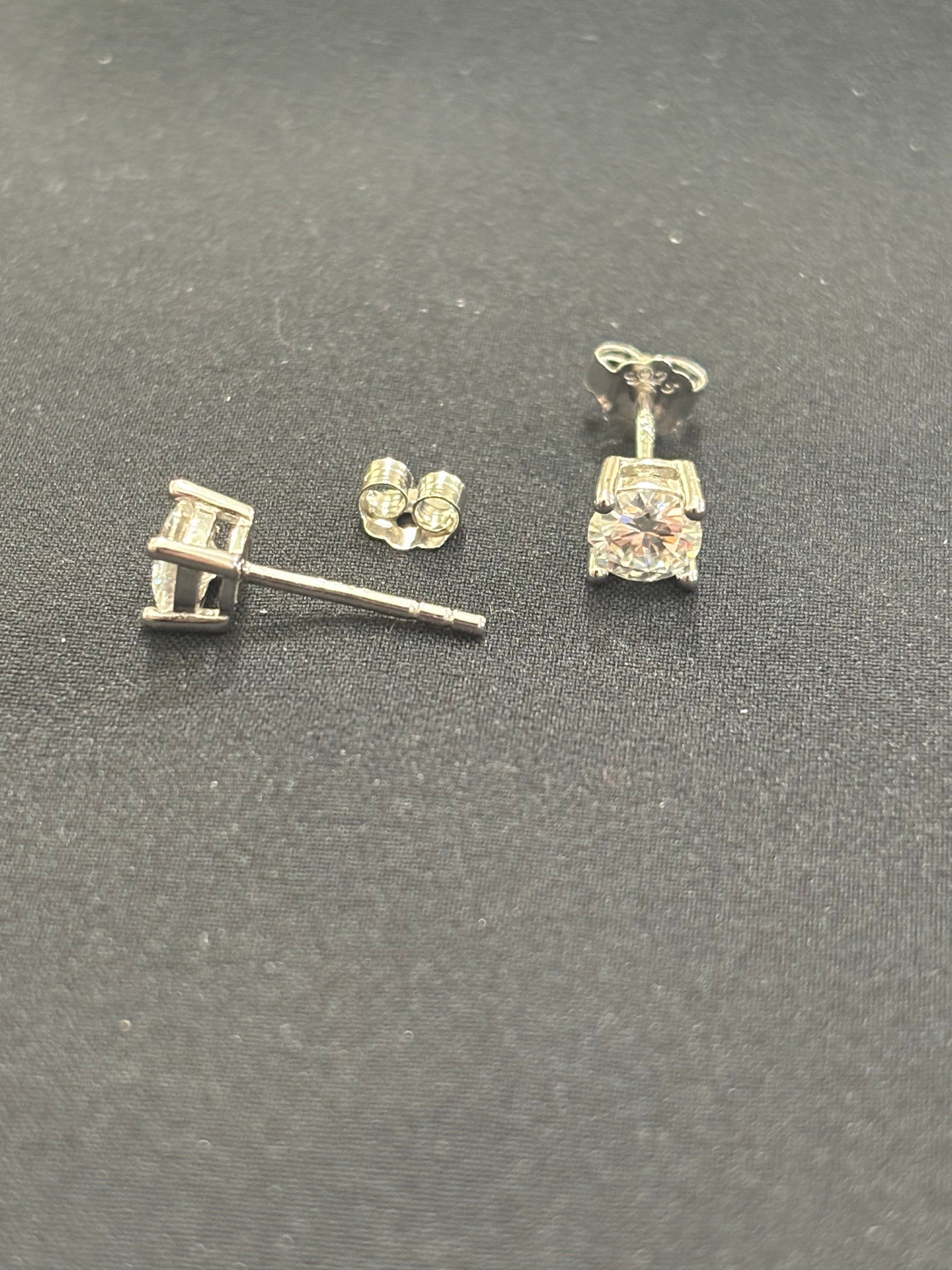 5mm silver Moissanite stud earrings